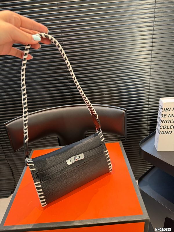Hermès Kelly To Go Handbag in Elephant Gray