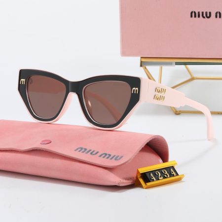 Miu Miu Fashionable Sunglasses - Image 5