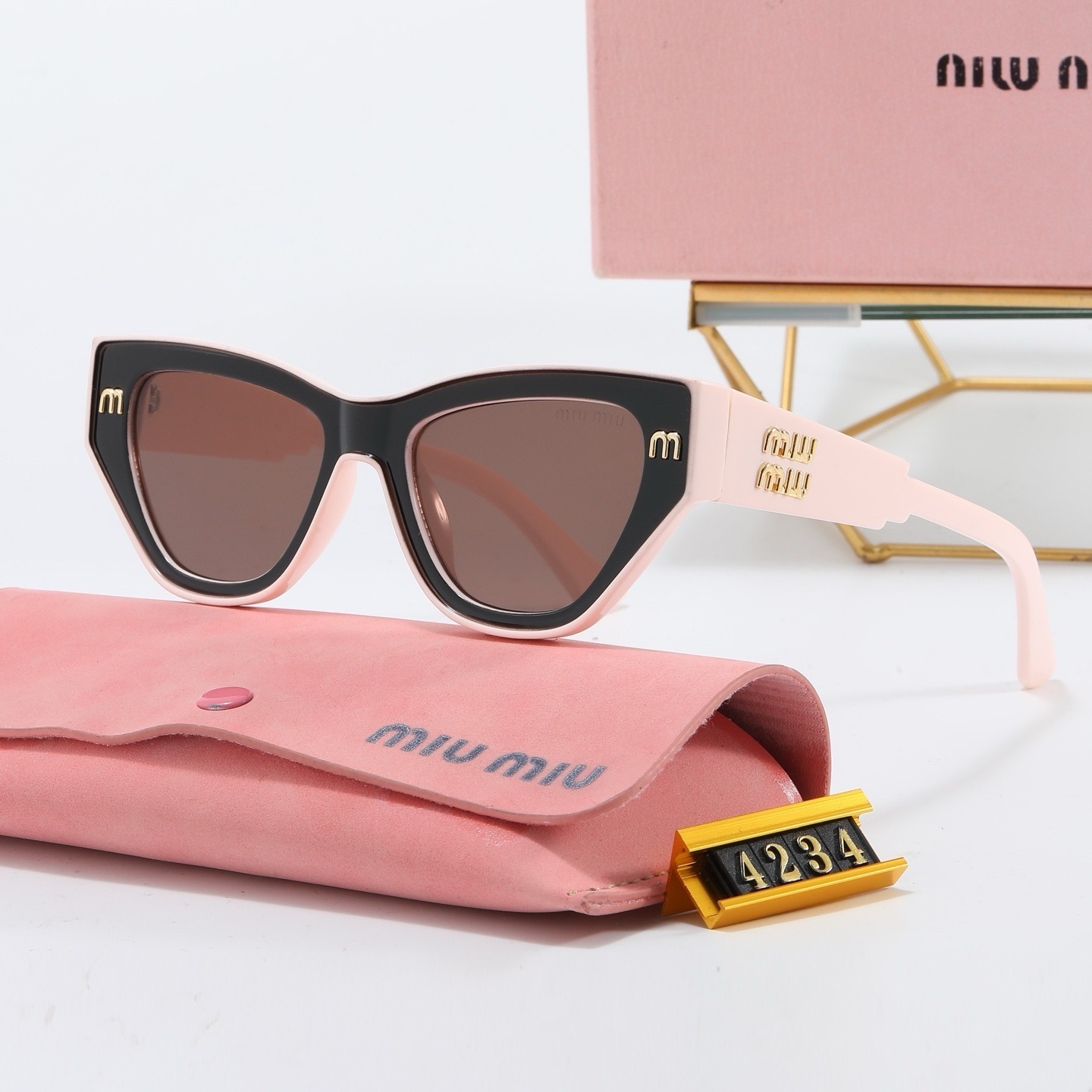 Miu Miu Fashionable Sunglasses - Image 5