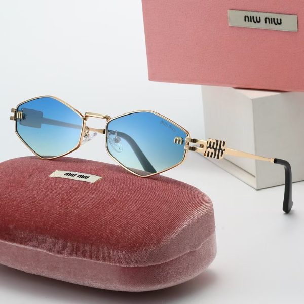 Miu Miu Fashionable Sunglasses
