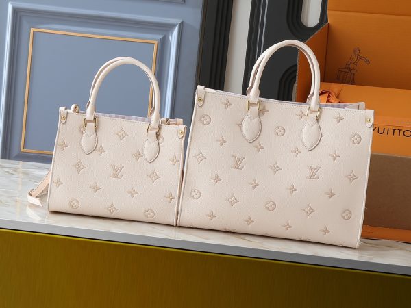 LV ONTHEGO Medium Handbag