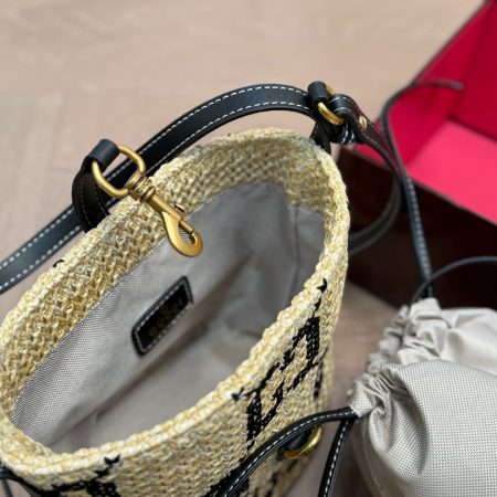 Gucci Mini Woven Bucket Bag - Image 7