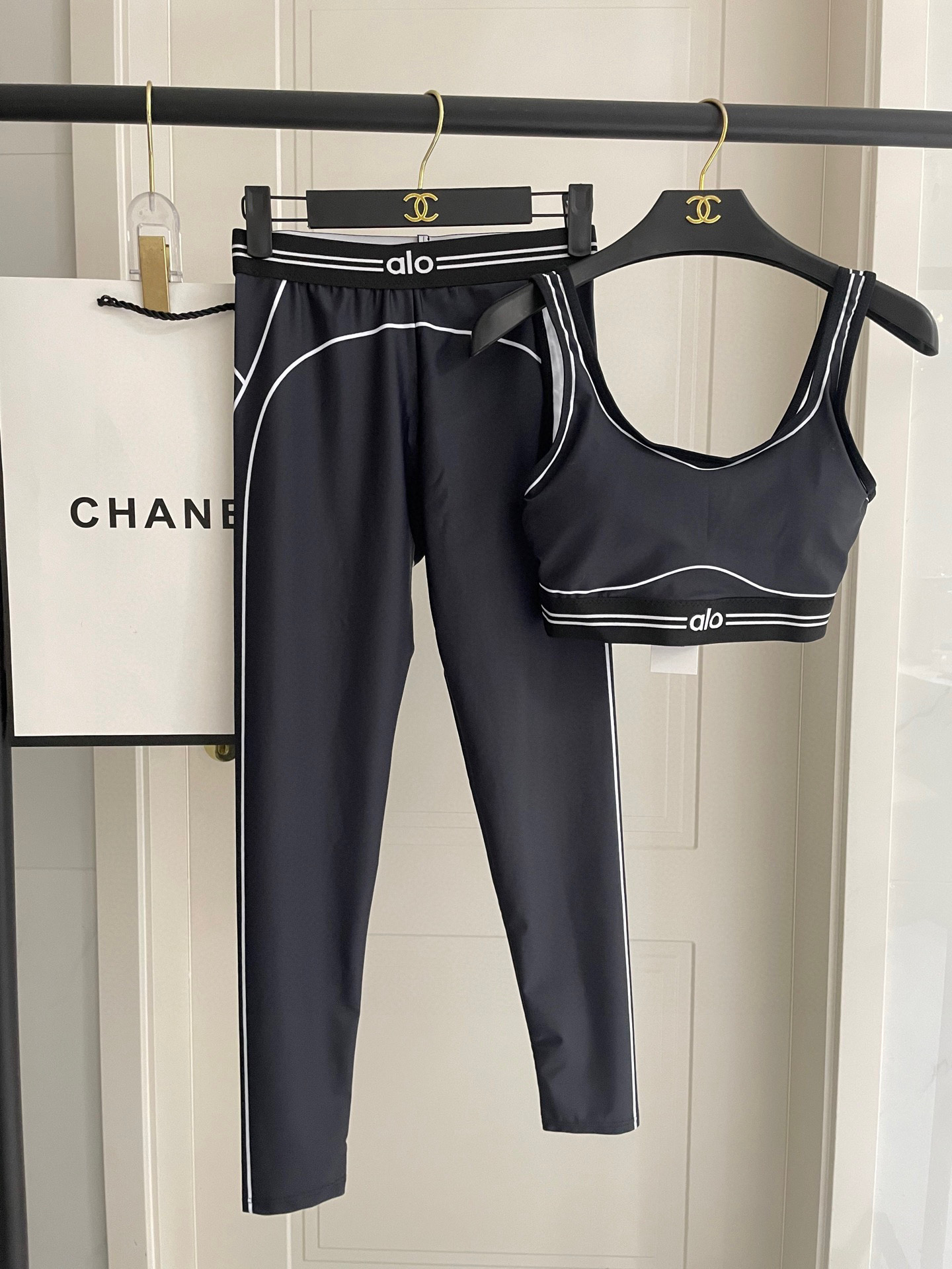ALO Yoga Set Black - Image 1