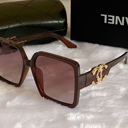 Chanel Fashionable Sunglasses - Image 5
