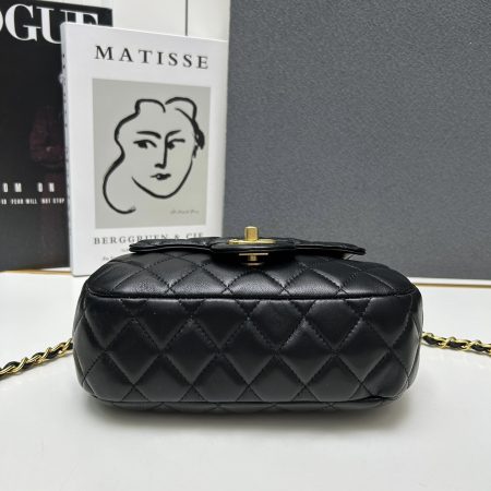 Chanel coco Leather Handle Shoulder Crossbody Bag - Image 3