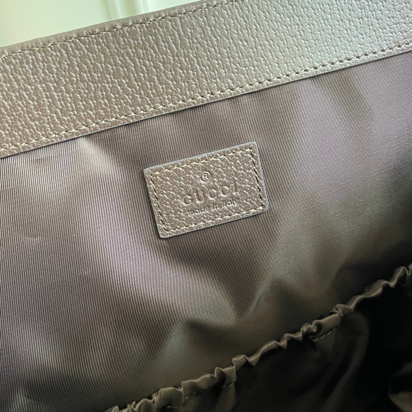 Gucci Large Changing Bag in Beige and Dark Brown - Image 9