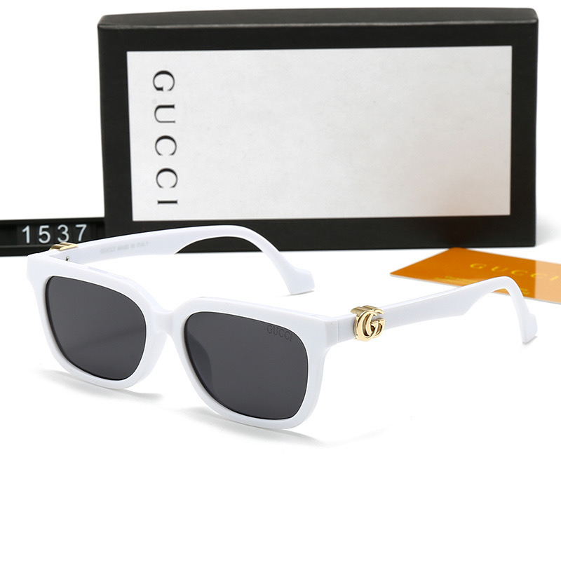 Gucci Fashionable Sunglasses - Image 3
