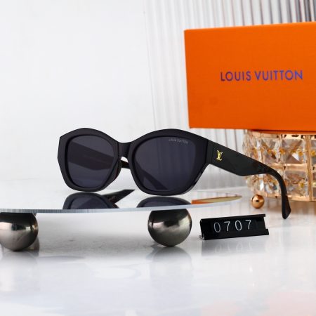 LV Fashionable Sunglasses - Image 9