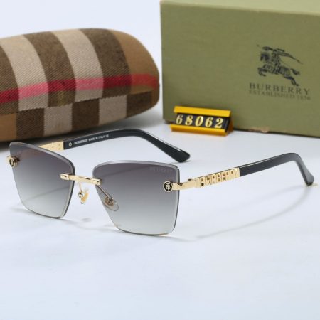 Burberry Fashionable Sunglasses - Image 3