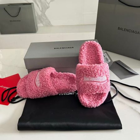 Balenciaga Fall/Winter Fur-Lined Slippers - Image 7