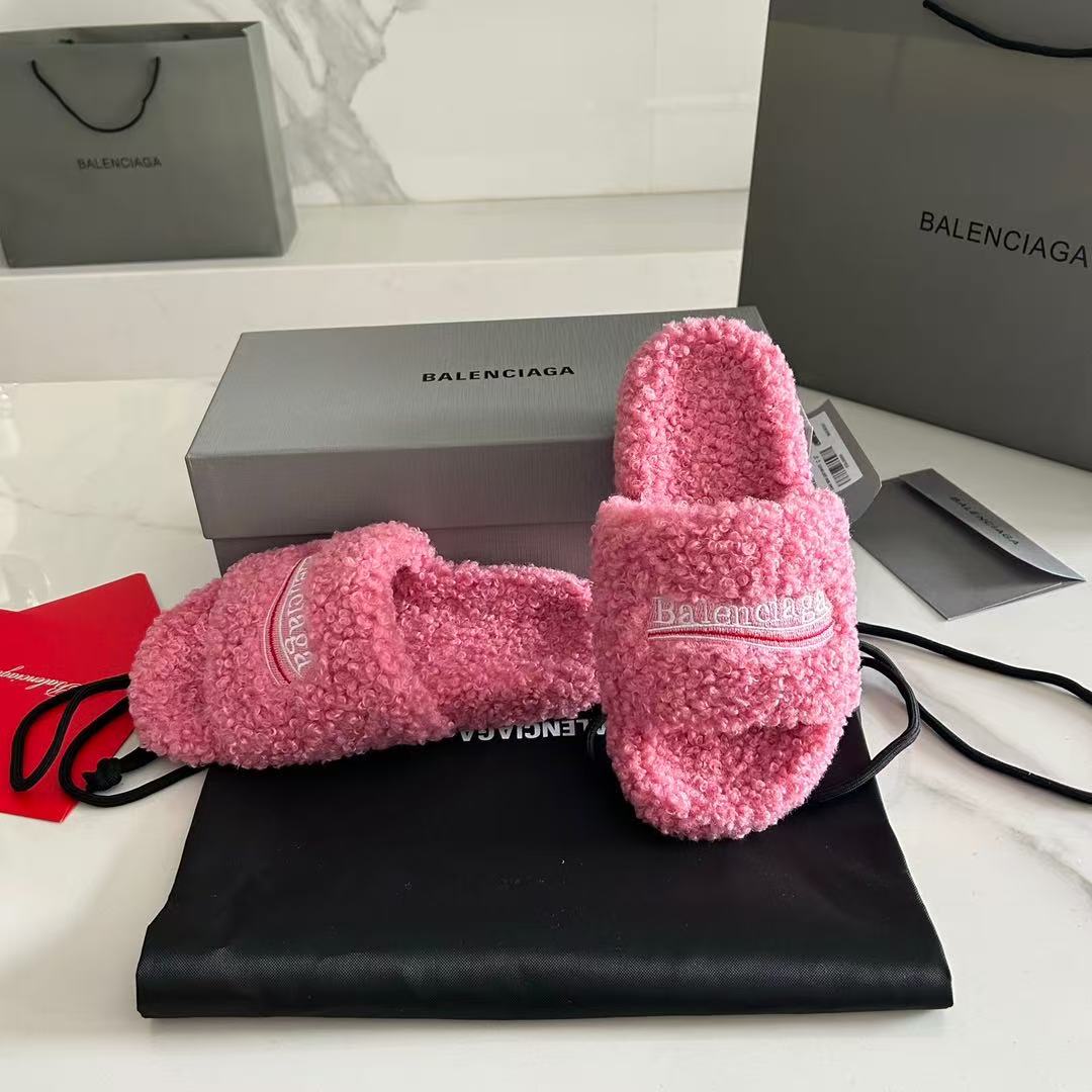 Balenciaga Fall/Winter Fur-Lined Slippers - Image 7
