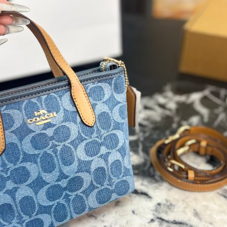 Coach Laurel 19 Denim Tote Bag - Image 4