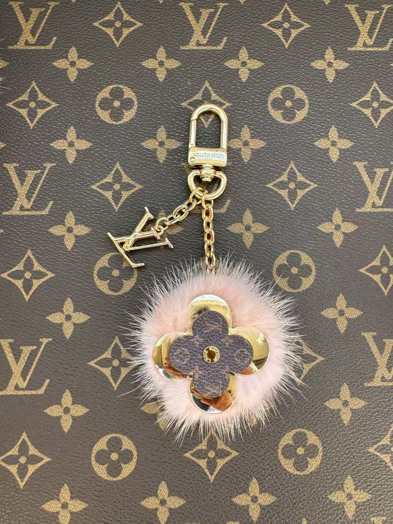 LV keychain - Image 1