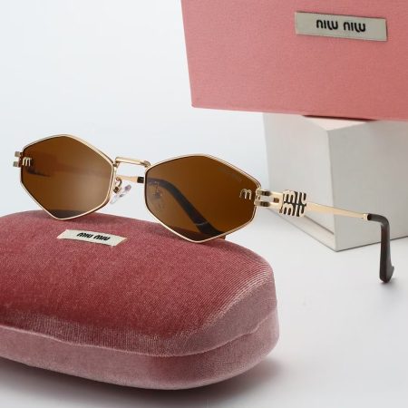 Miu Miu Fashionable Sunglasses - Image 6