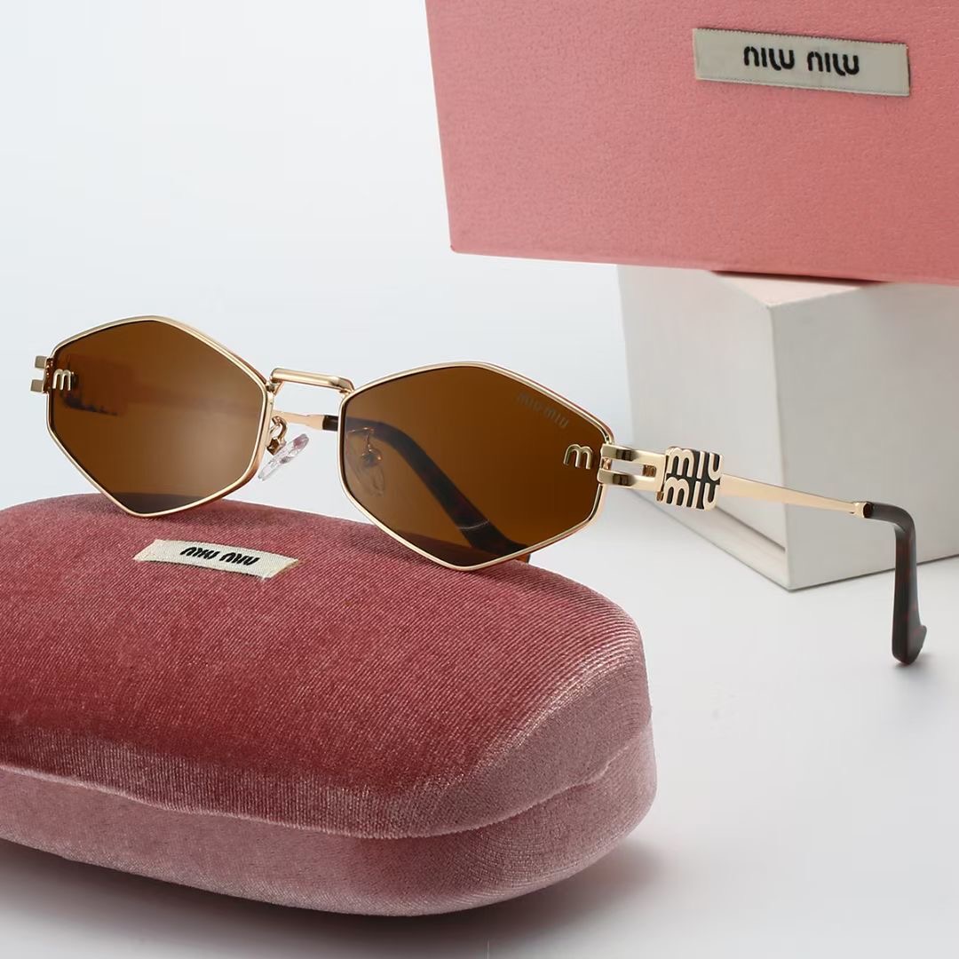 Miu Miu Fashionable Sunglasses - Image 6