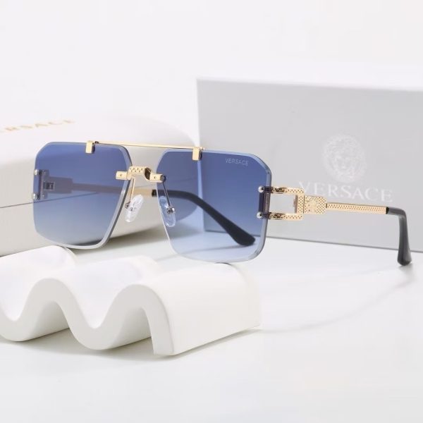 Versace Fashionable Sunglasses