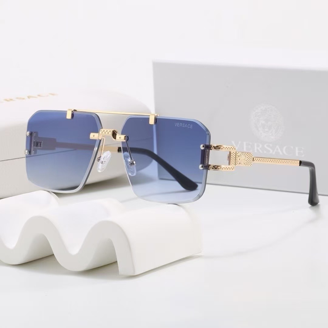 Versace Fashionable Sunglasses - Image 6