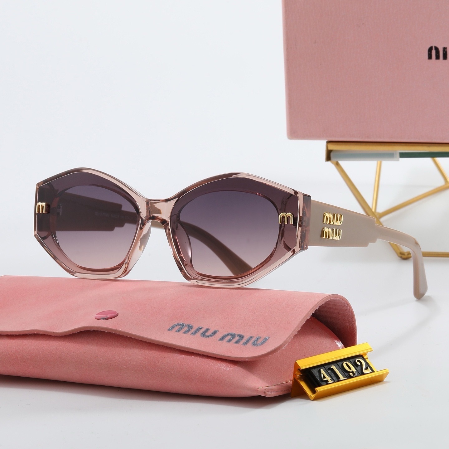Miu Miu Fashionable Sunglasses - Image 3