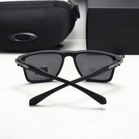 Oakley Fashionable Sunglasses - Image 9
