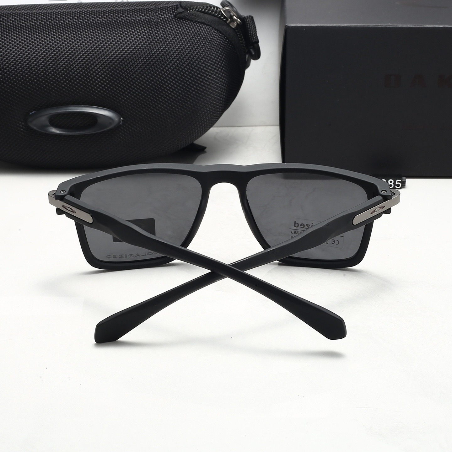 Oakley Fashionable Sunglasses - Image 9
