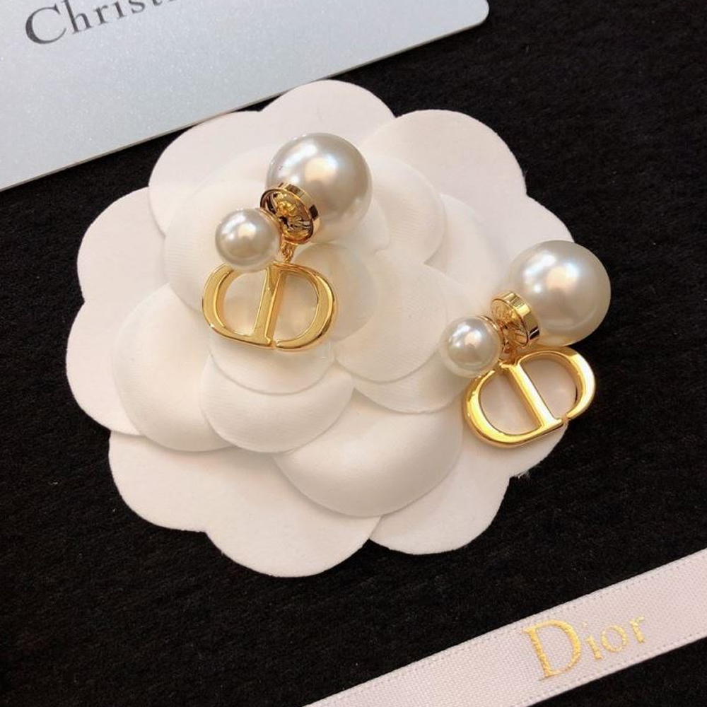 Christian Dior pearl earrings - Image 1