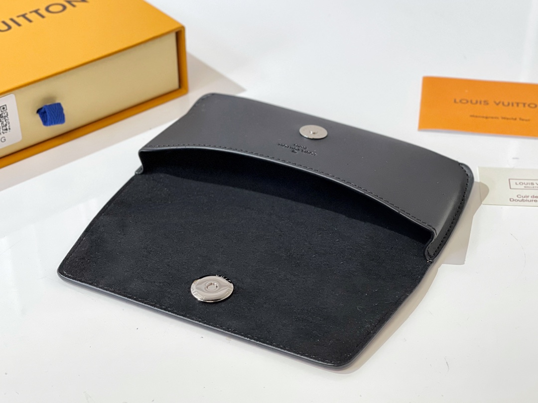 LV Accessories - Image 3