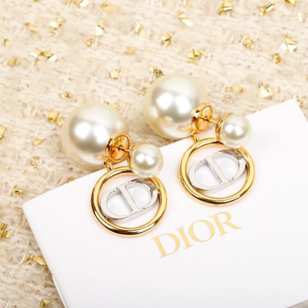 Christian Dior pearl earrings - Image 1