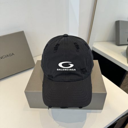Balenciaga's New Baseball Cap - Image 8