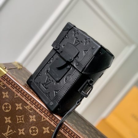Vertical Trunk Wearable Wallet M82070 - Image 8