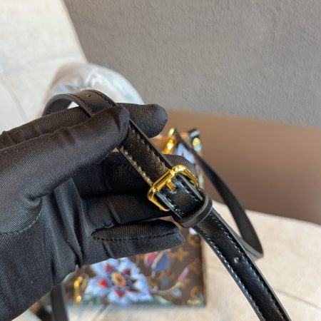LV Onthego Tote Bag - Image 8
