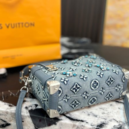 LV's New Trunk Bag - Image 7