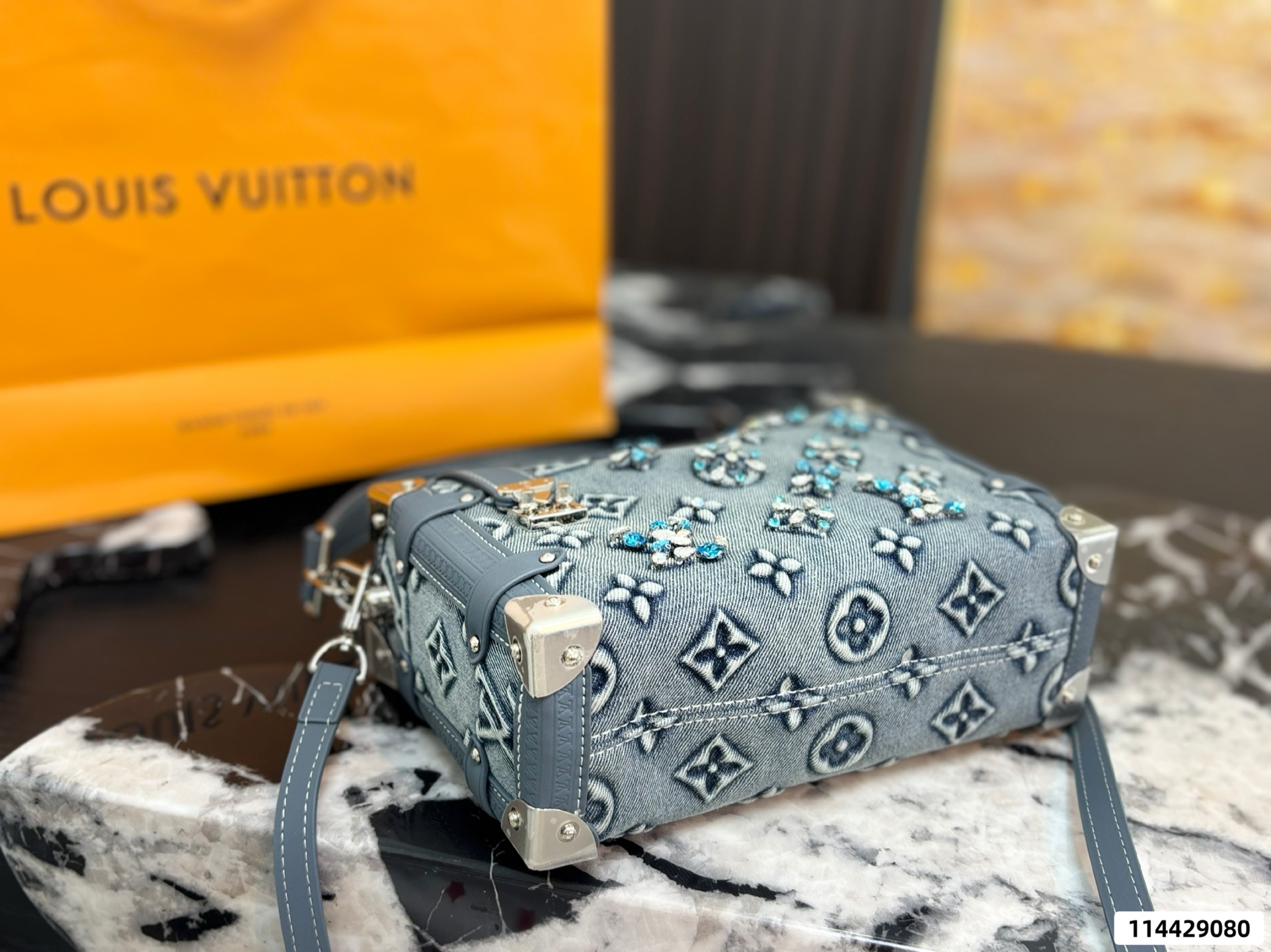 LV's New Trunk Bag - Image 7