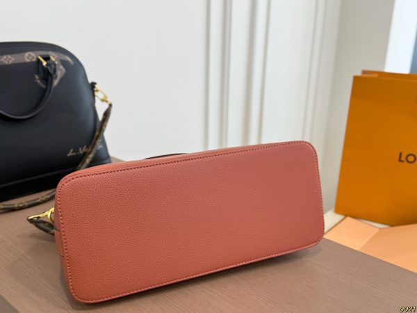 LV's New Shell Bag