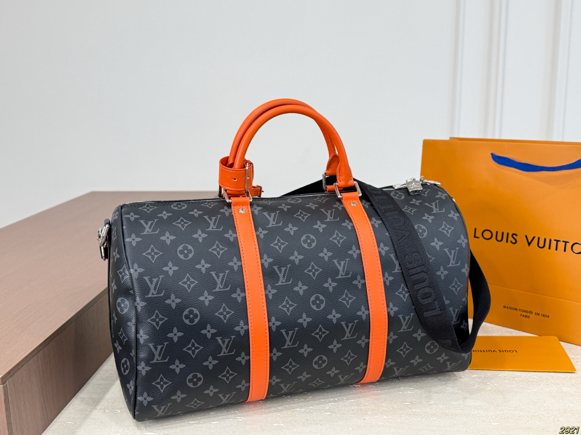 LV Keepall Bandoulière 45 Monogram Eclipse Sunrise Orange Bag - Image 7