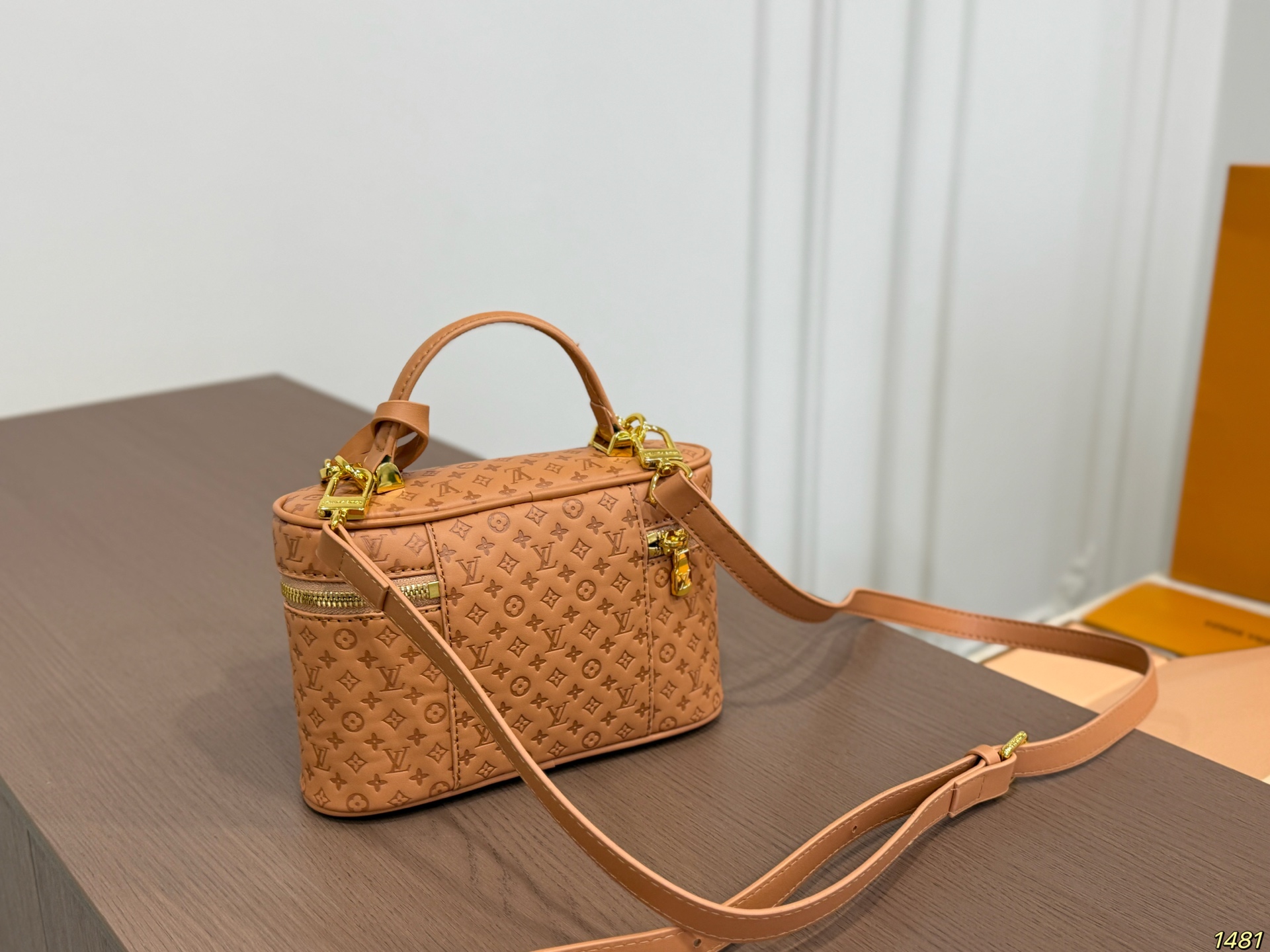 LV Nice BB Vintage Makeup Bag - Image 8