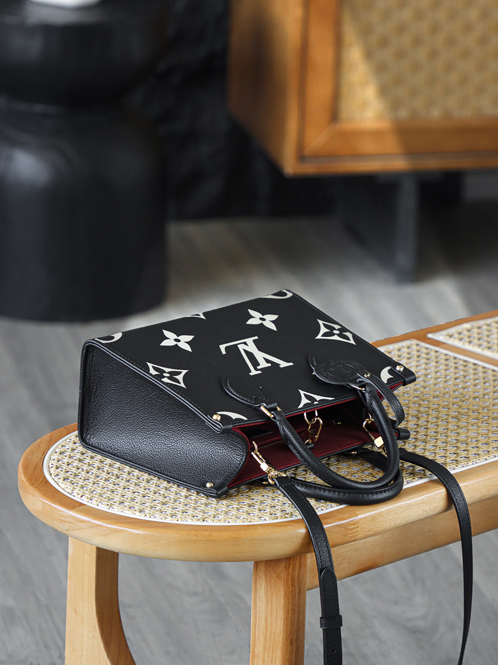 LV OnTheGo PM Bicolor Monogram Empreinte Bag - Top Quality - Image 8
