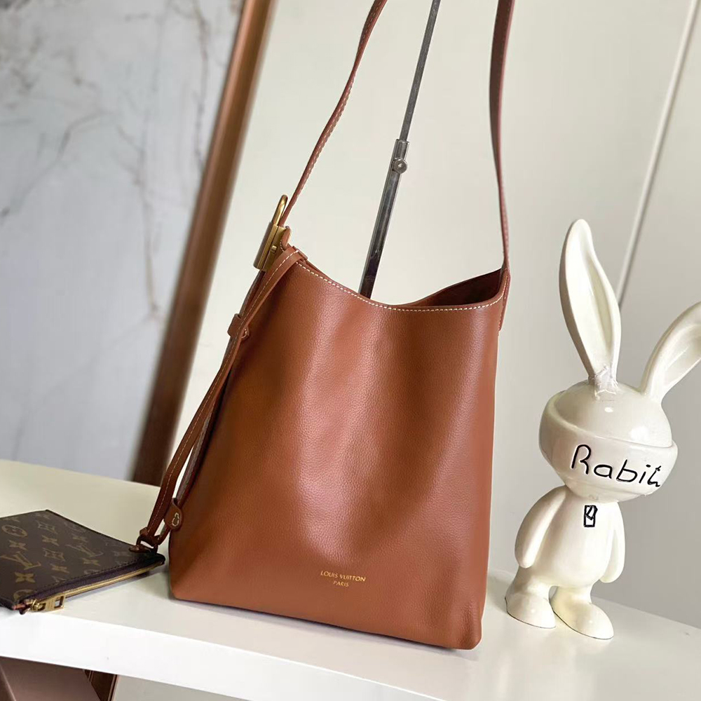 LV LOW KEY HOBO MEDIUM BAG - Image 3