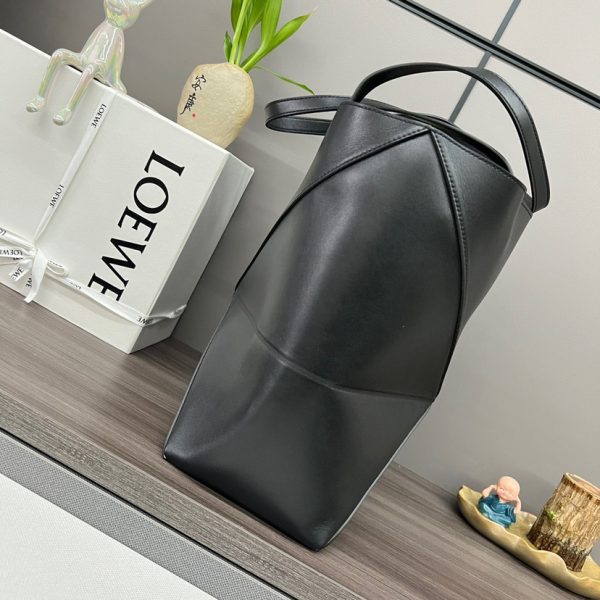Loewe Puzzle Fold Tote in shiny calfskin Medium Black