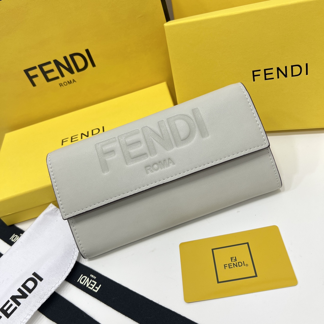 FENDI Leather Wallet - Image 4