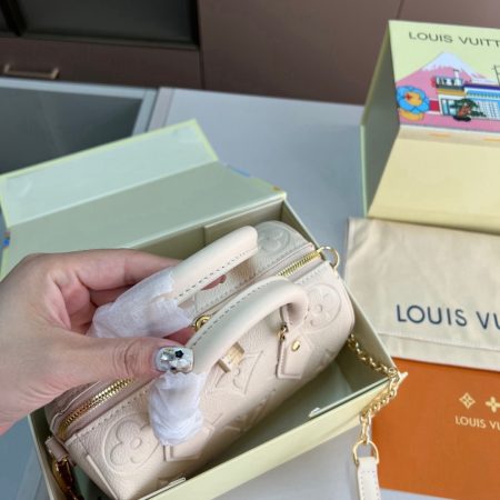 LV Speedy 20 Handbag - Image 8