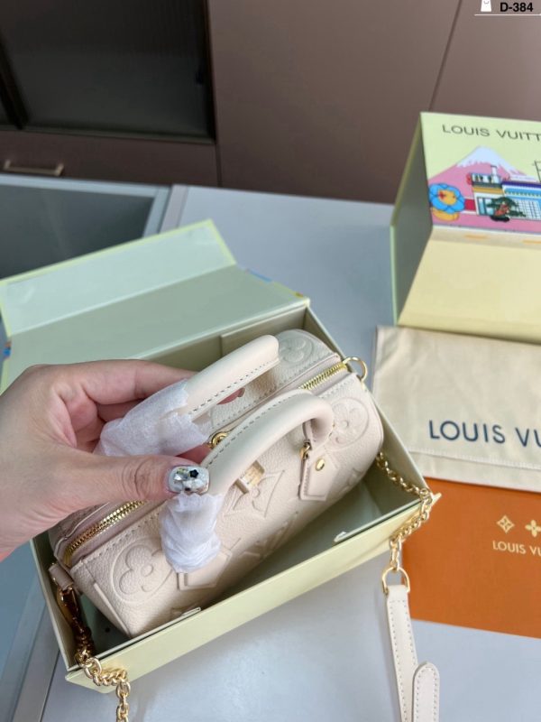 LV Speedy 20 Handbag