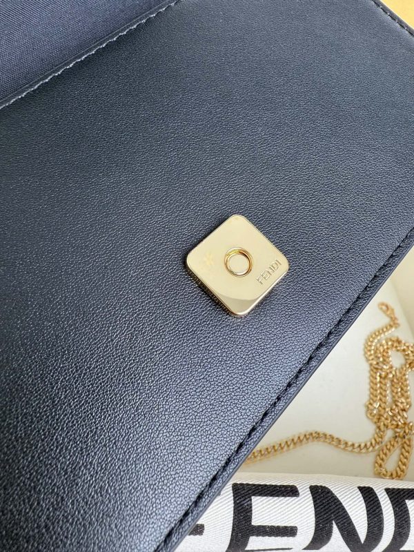 Fendi Fendigraphy Messenger bag 10A