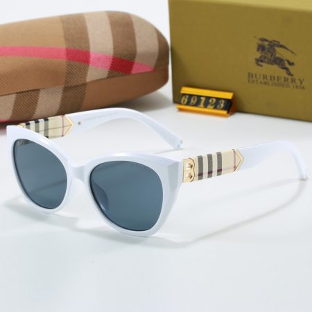 Burberry Fashionable Sunglasses - Image 5
