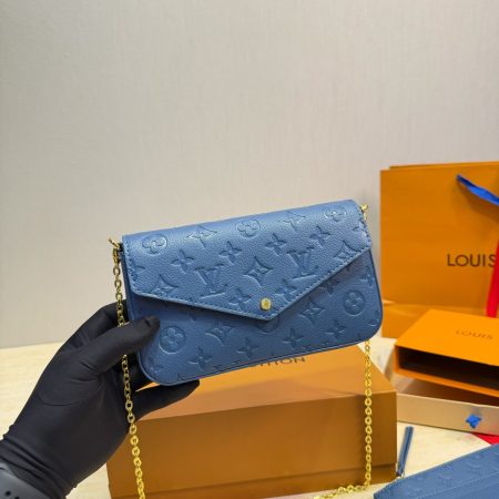 LV Pochette Felicie Monogram Empreinte Bag - Image 2