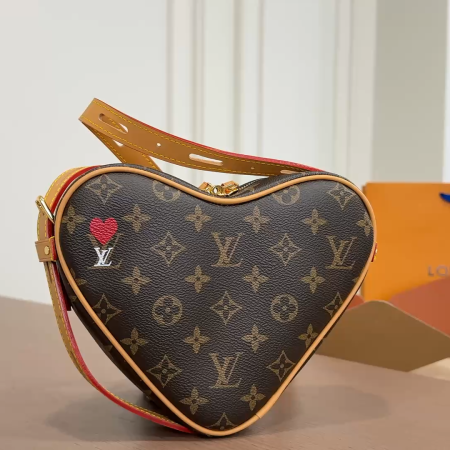 Lv Heart-Shaped Bag Valentine's Day Limited Edition - Image 2