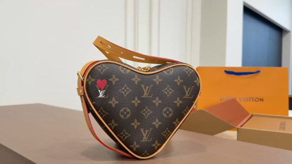 Lv Heart-Shaped Bag Valentine's Day Limited Edition