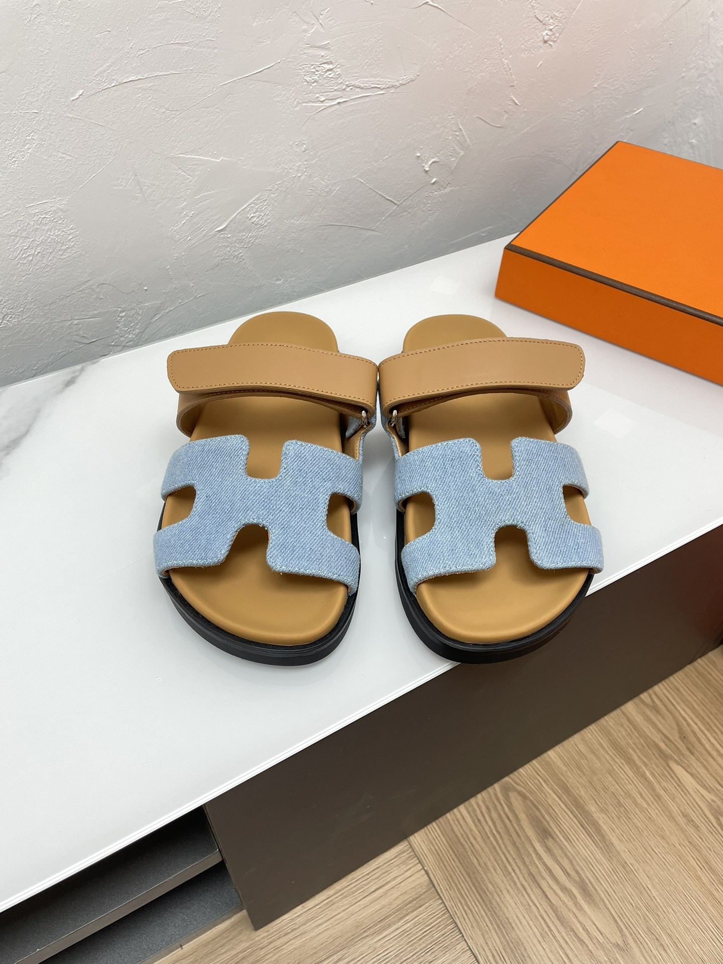 Hermès Chypre Sandals - Image 9