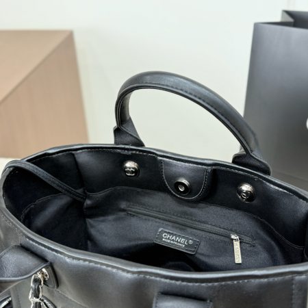 Chanel New Beach Tote Bag - Image 10