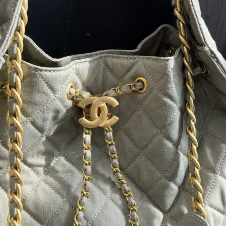 Chanel 25 Hobo Handbag - Image 6