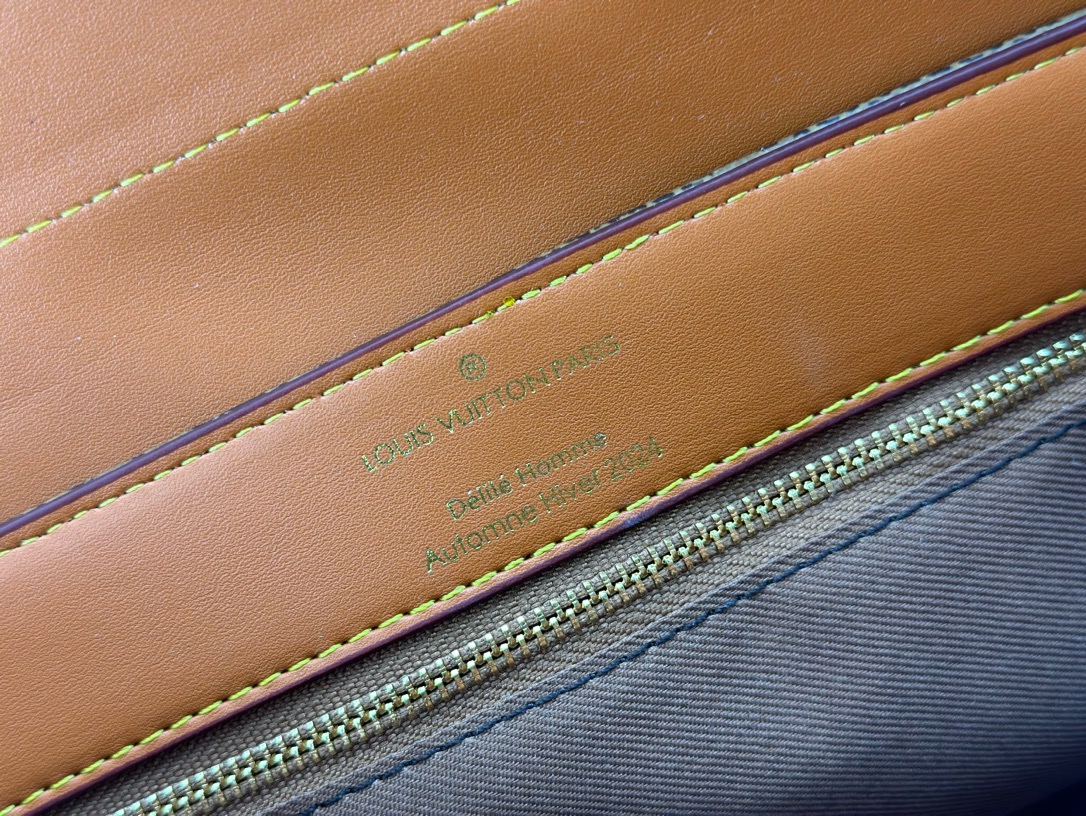 LV Steamer Crossbody Bag - Image 9